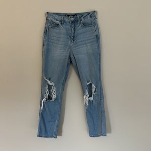Hollister High-Rise Mom Jeans